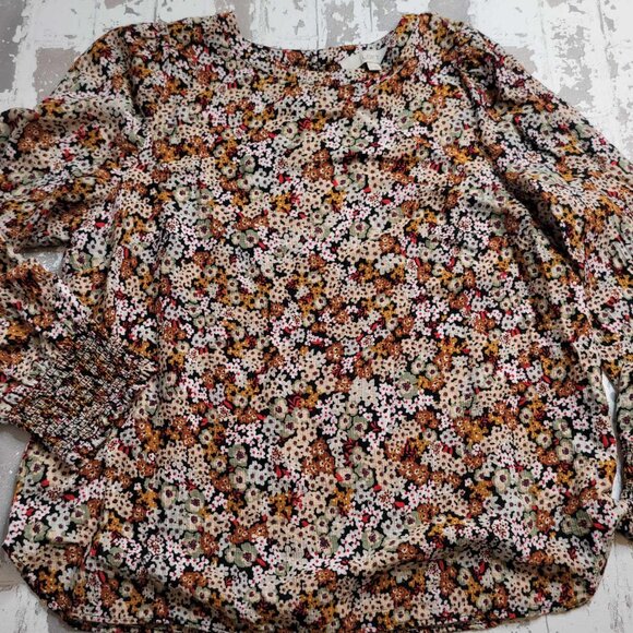 LOFT Tops - 2425‎ Loft Women's Floral Top with Rouched Sleeves Size Medium